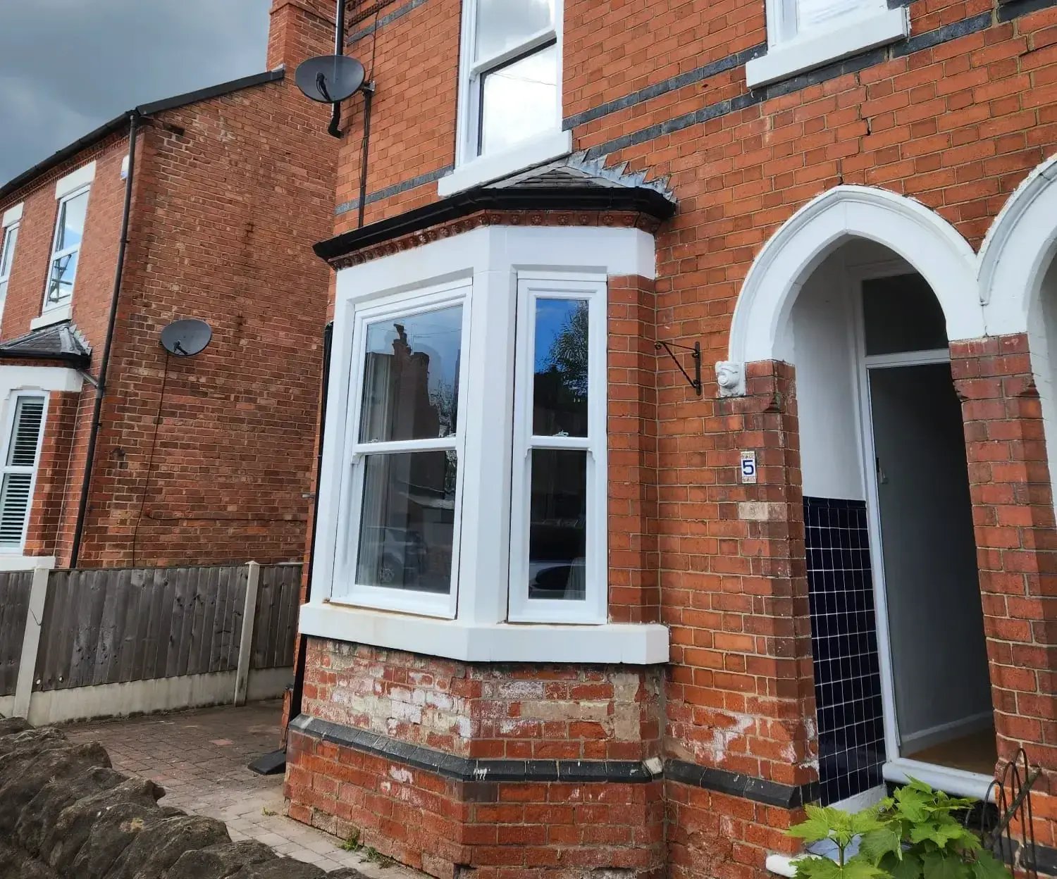 Vertical-Sliding-Windows-16668-French1-1